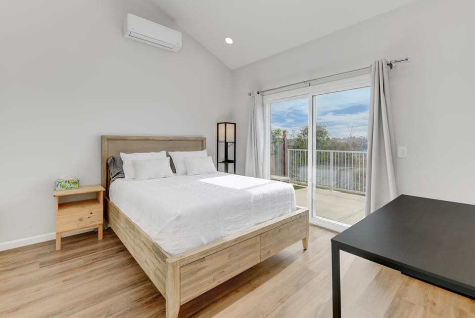 Bright Spacious Modern Getaway House in Mira Mesa