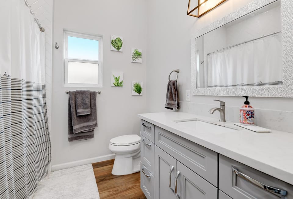 Bright Spacious Modern Getaway House in Mira Mesa