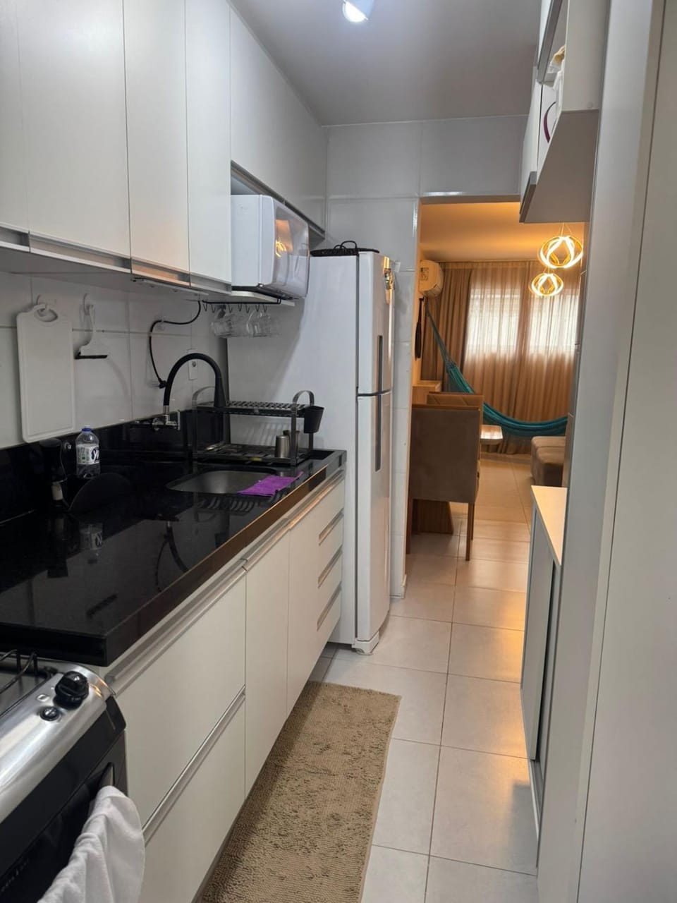 Kitchen or kitchenette, minibar, oven, stove