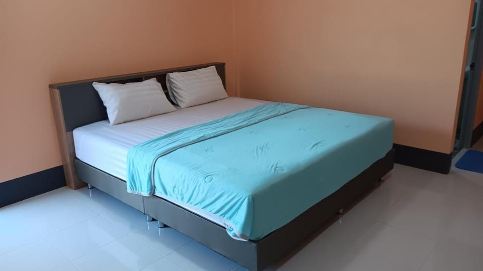 สำเภาทองรีสอร์ท Resort in Laos