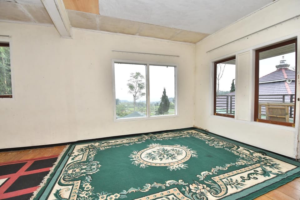 Living room, Mountain view