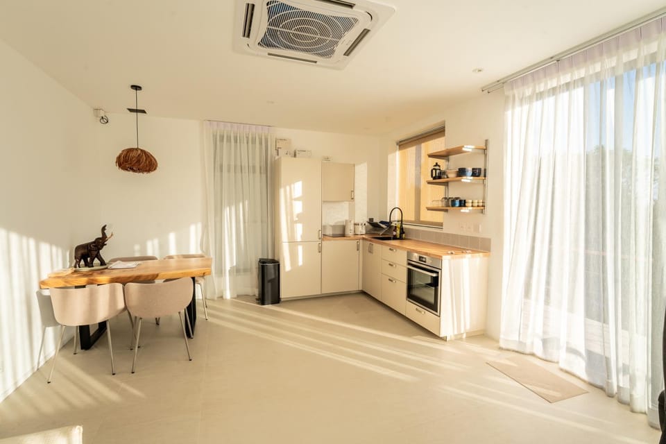 Kitchen or kitchenette, Dining area, kitchen, kitchen