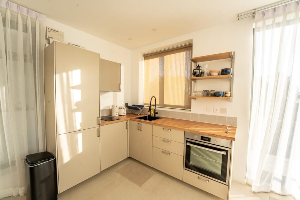 Kitchen or kitchenette, kitchen, kitchen