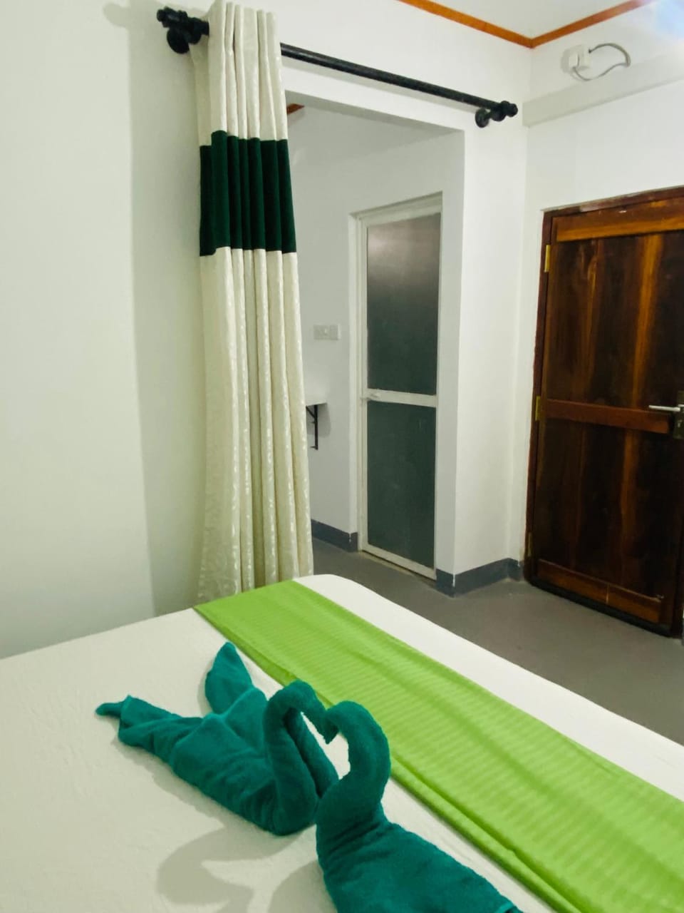 Bedroom, towels