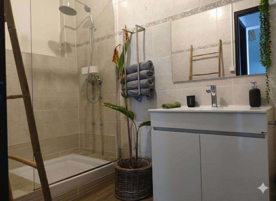 Shower, Bathroom