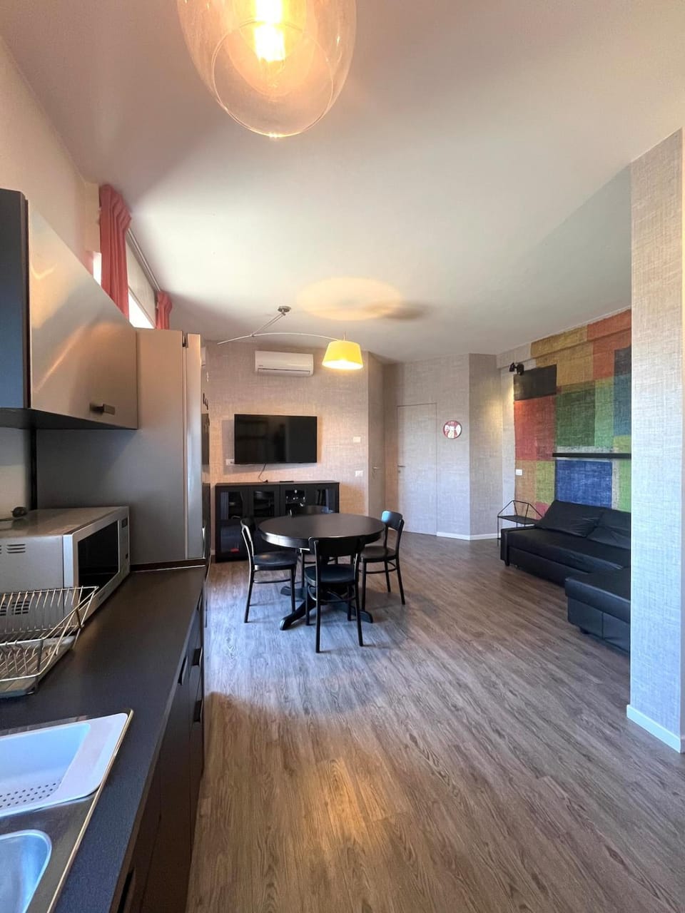 Communal lounge/ TV room, TV and multimedia, Living room, Seating area, Dining area, Evening entertainment
