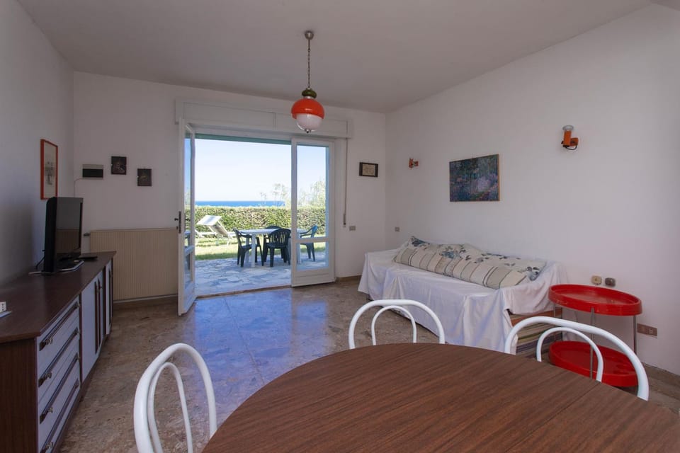 Trilocale con giardino a pochi passi dalla spiaggia - N127 Apartment in Marcelli
