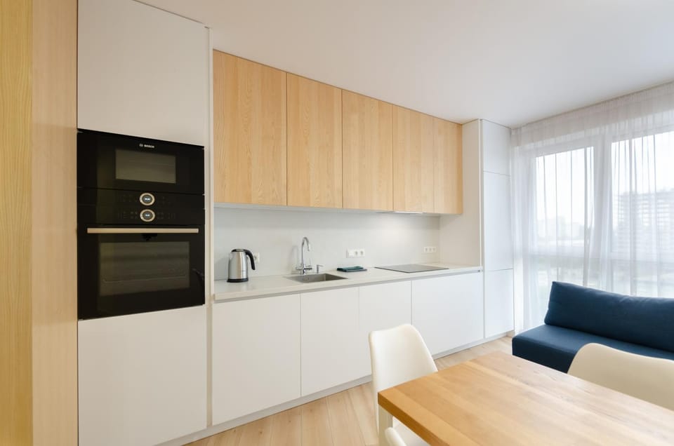 Dining area, microwave, oven, pet friendly, stove, kitchen