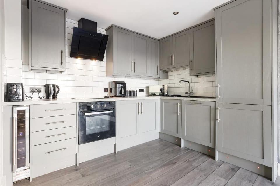 Modern High Rise Two Bed Apartment Central Croydon Apartment in Croydon