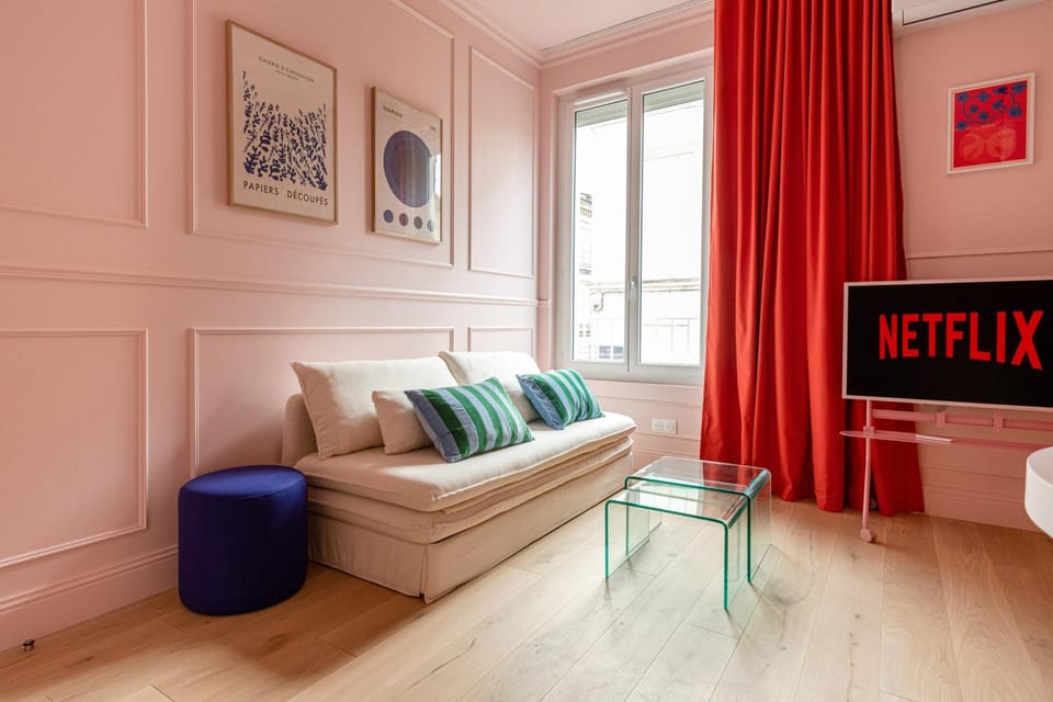 TV and multimedia, Seating area