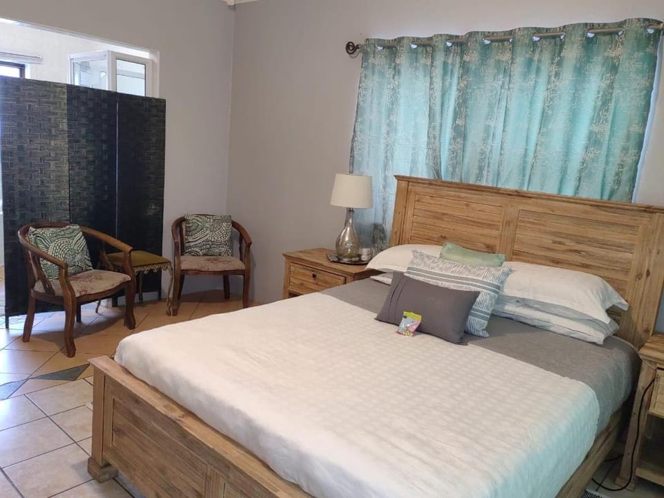 Nandexbiz SelfCatering Accommodation House in Port Elizabeth