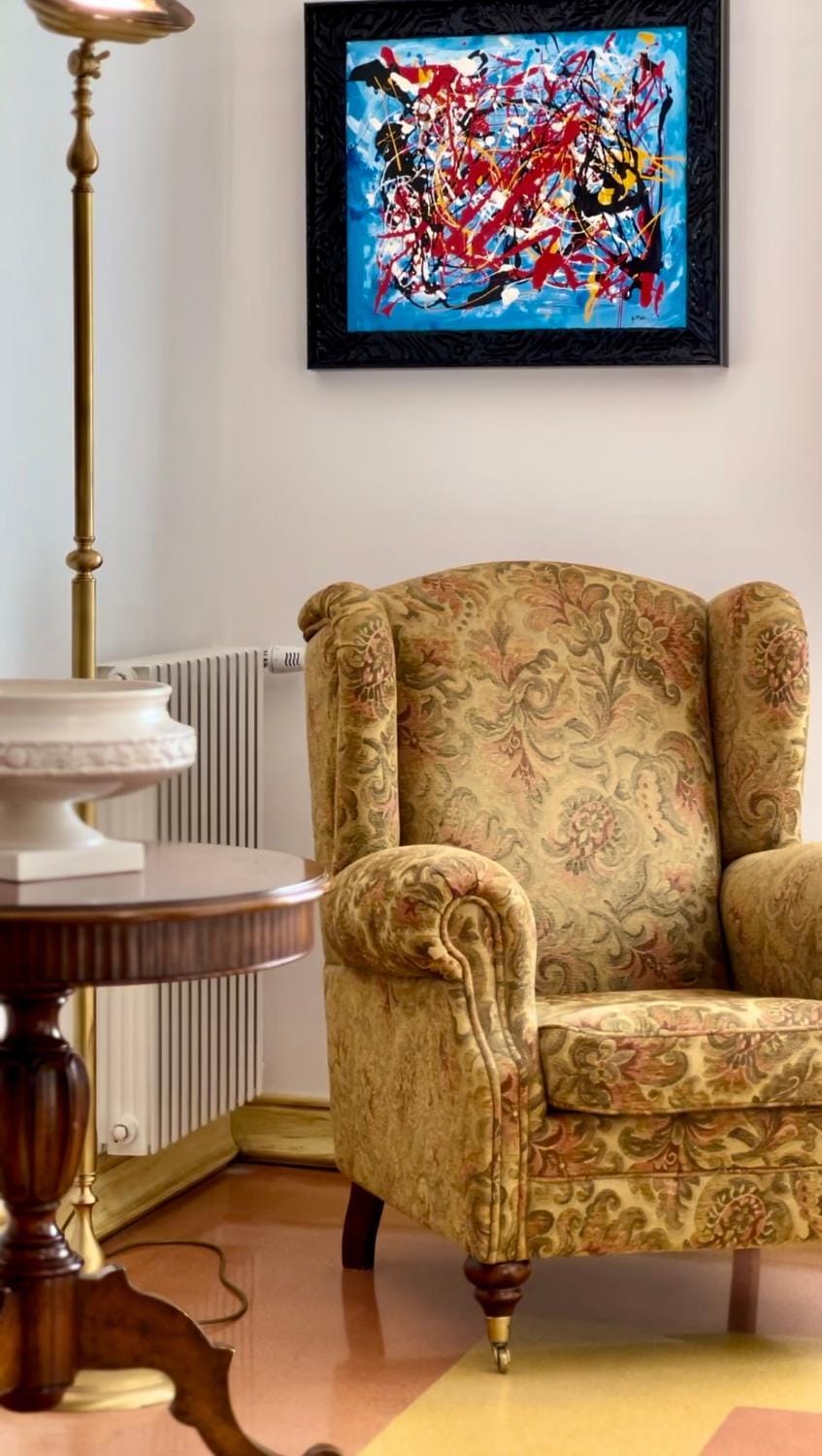 Living room, Decorative detail, Seating area