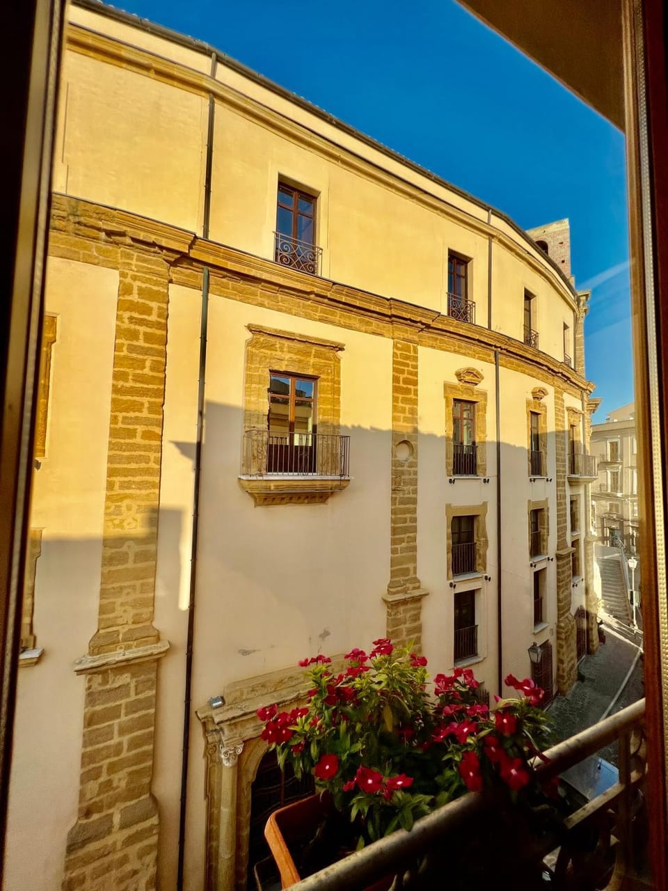 Property building, Day, View (from property/room), Balcony/Terrace