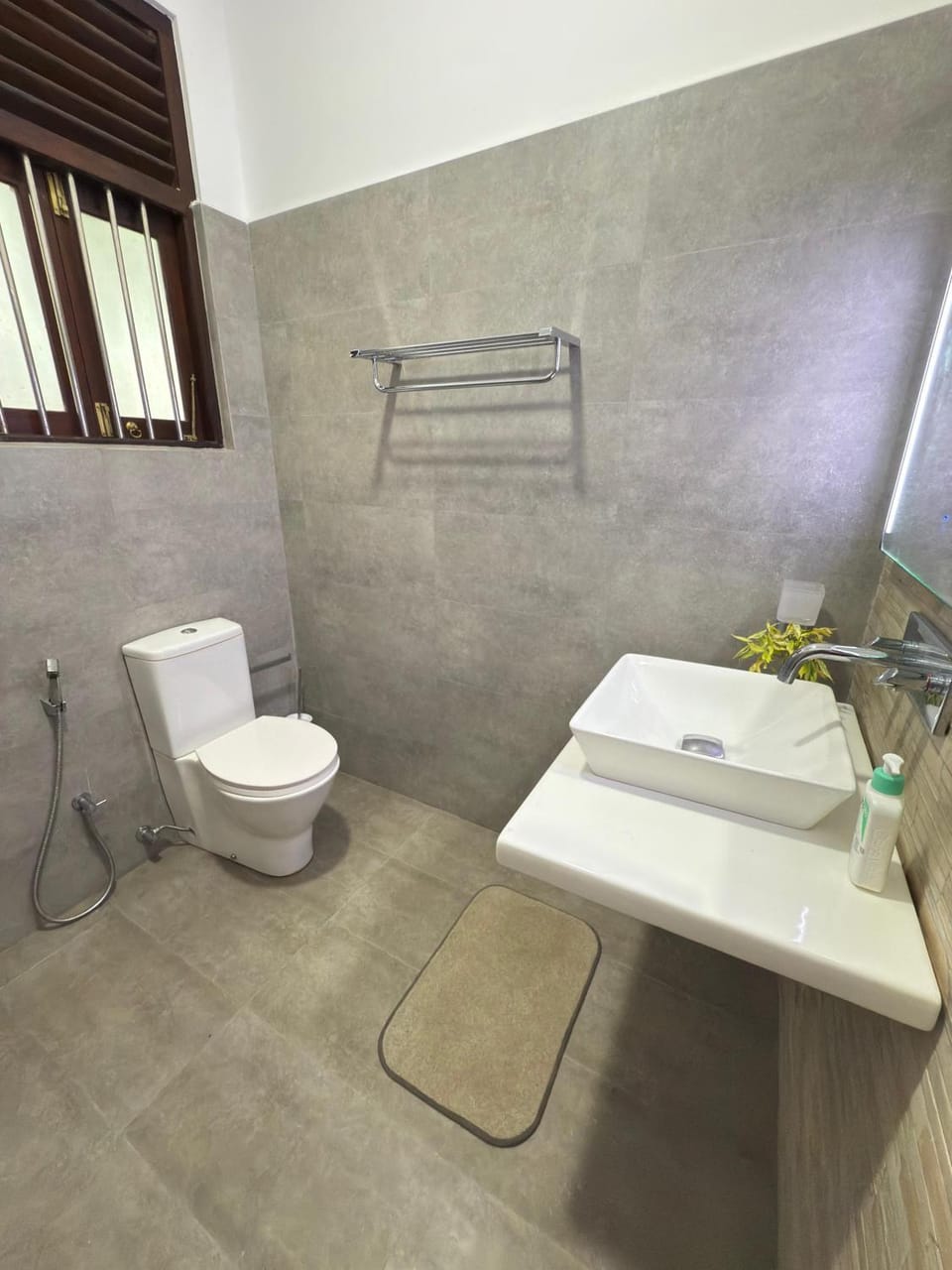 DIU villa Apartment in Kamburugamuwa