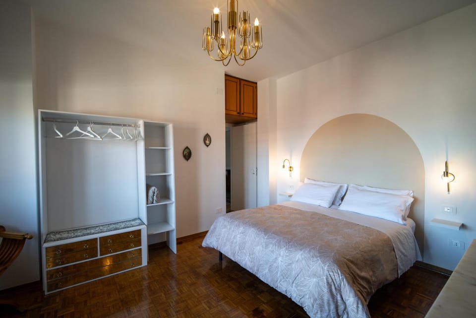 Bed, Photo of the whole room, Bedroom, wardrobe