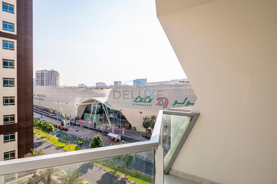 Nearby landmark, Landmark view