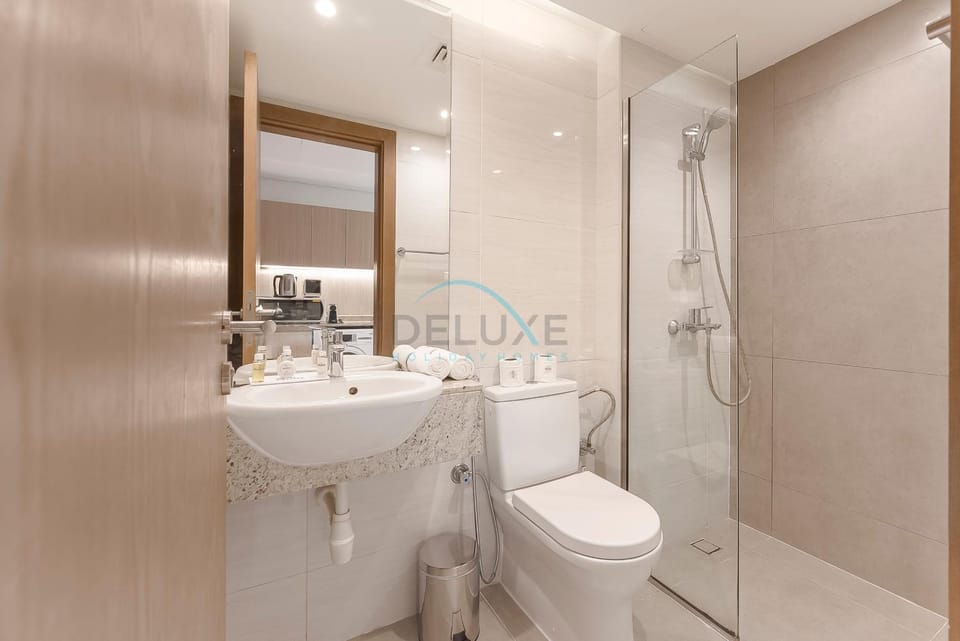 Shower, Toilet, Bathroom, bidet, towels