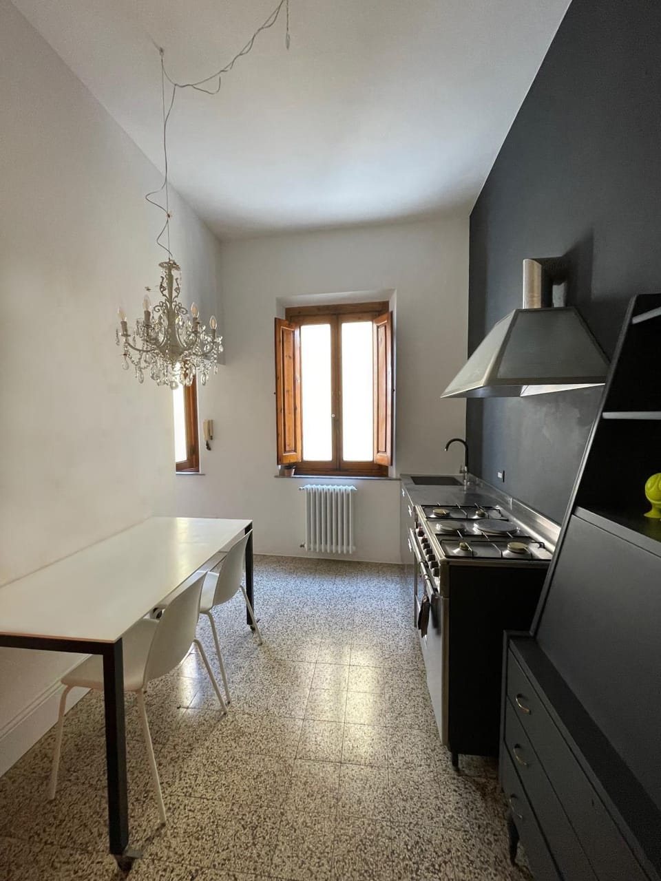 Kitchen or kitchenette, Dining area, stove