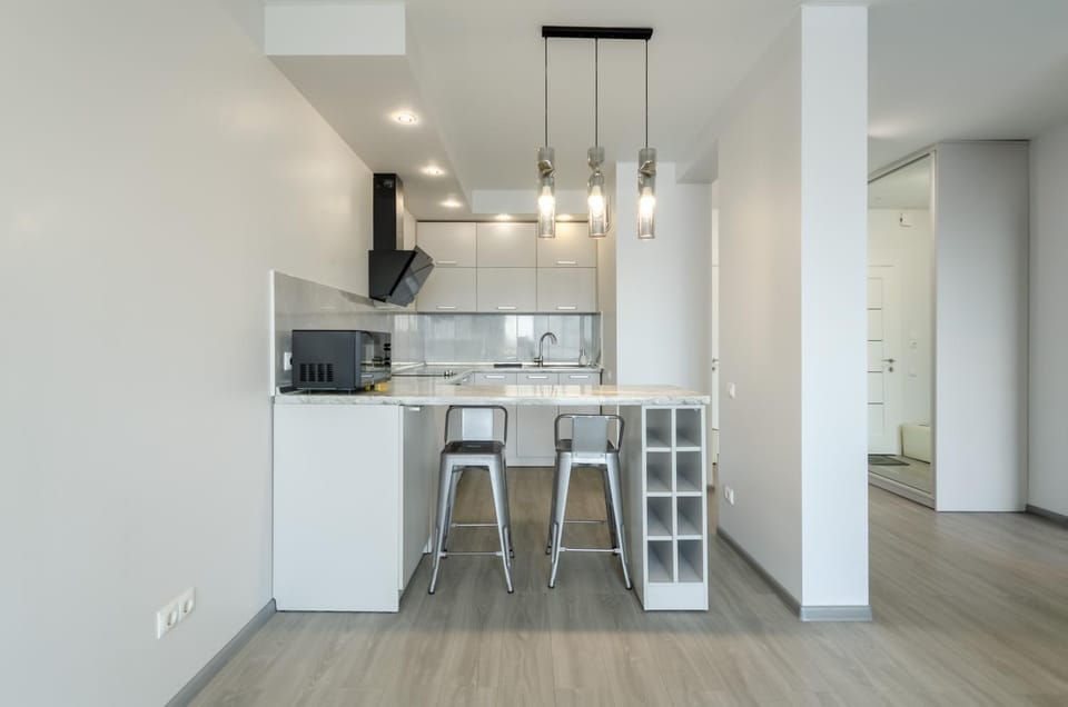 Dining area, microwave, oven, pet friendly, stove, kitchen