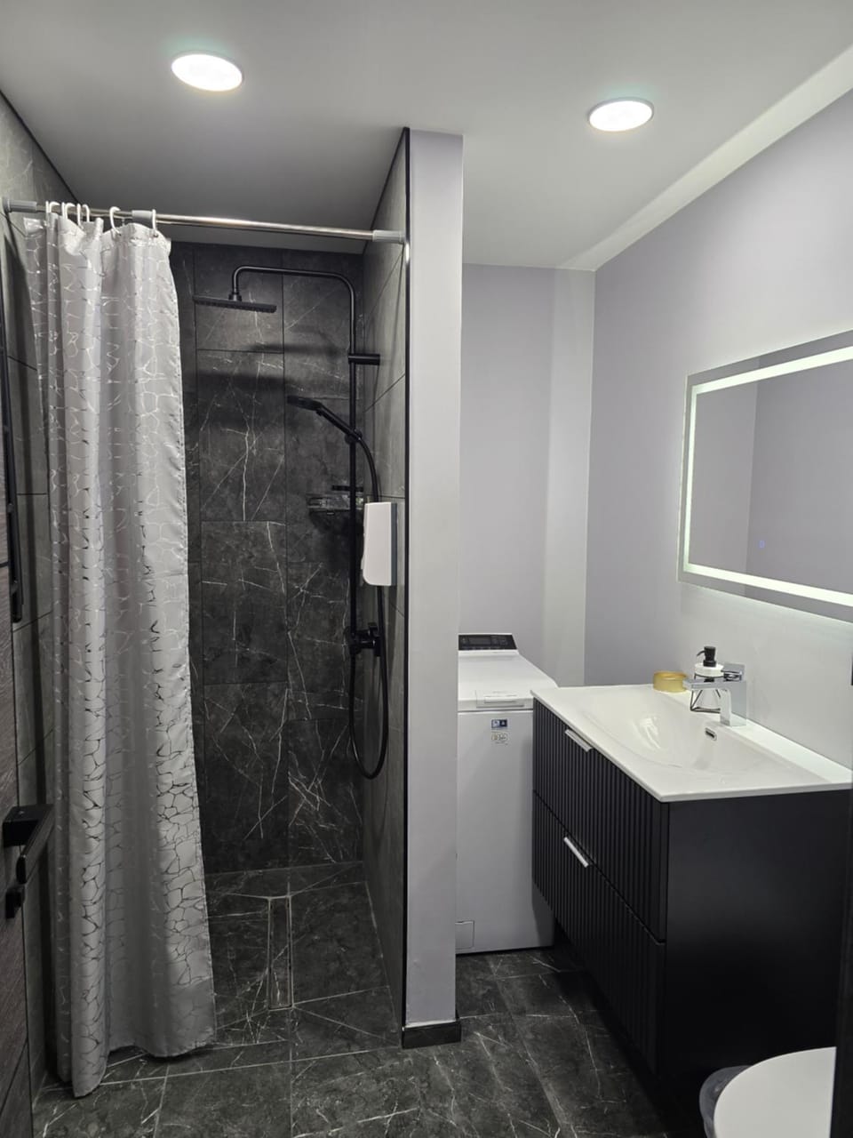 Shower, towels