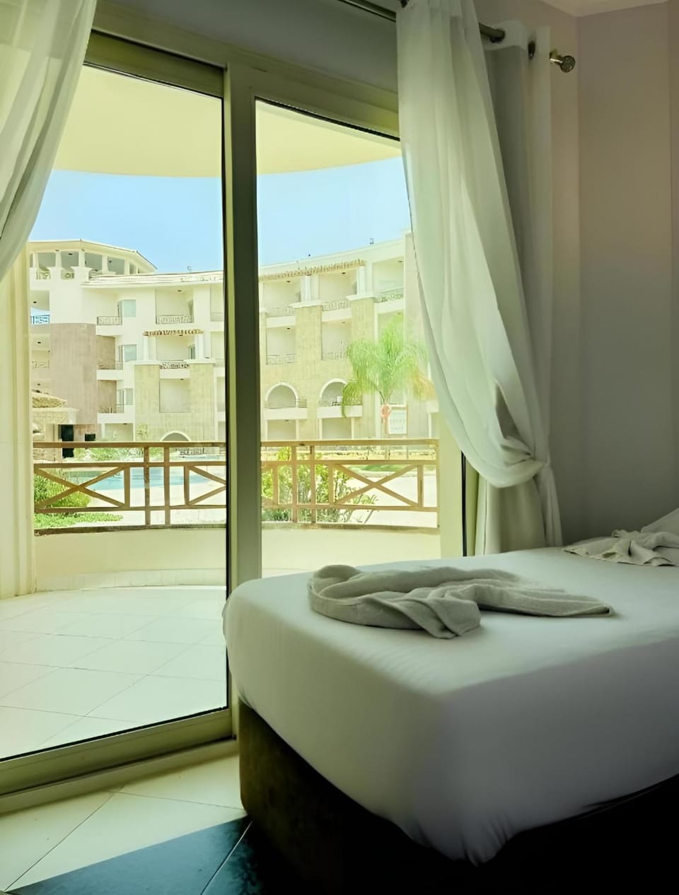 Bed, View (from property/room), Balcony/Terrace, Photo of the whole room, Bedroom, towels