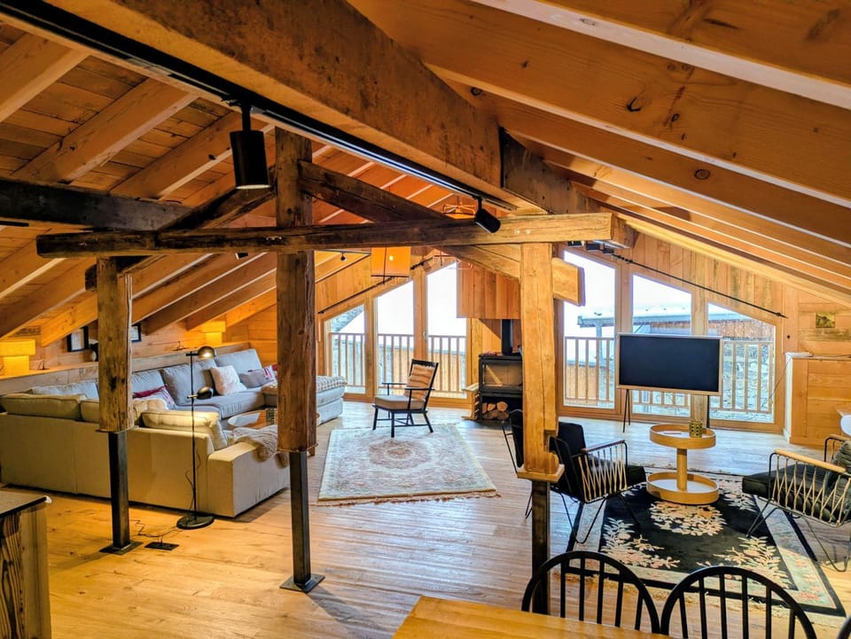 Communal lounge/ TV room