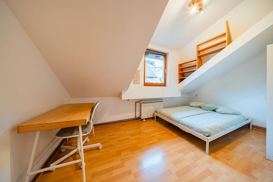 Bed, Seating area, Bedroom