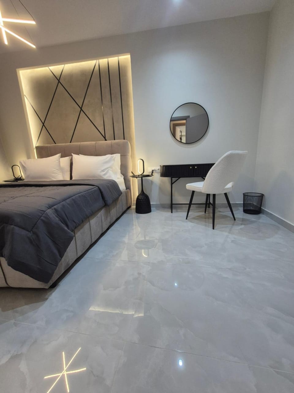 Bed, Photo of the whole room, Bedroom