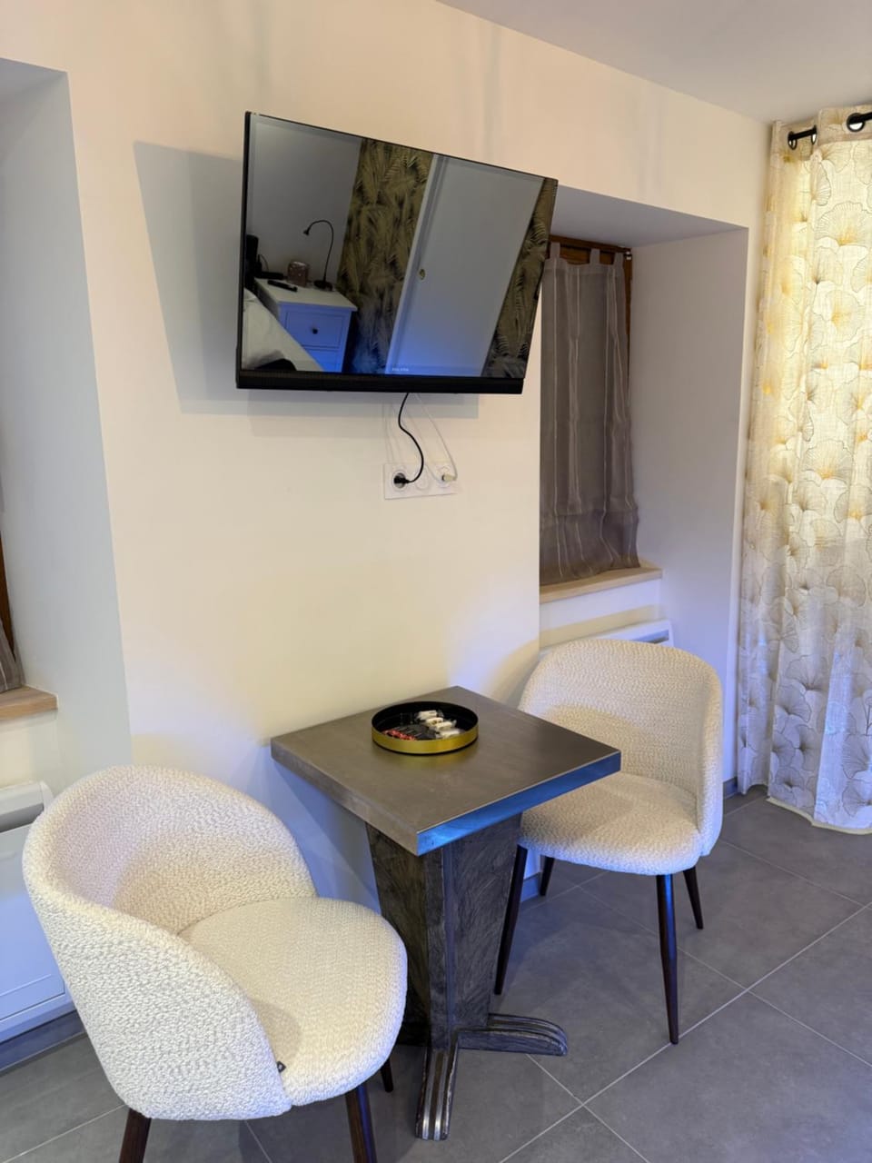 TV and multimedia, Dining area