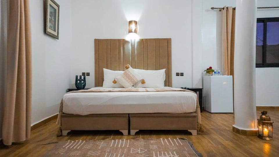Bed, Decorative detail, Bedroom