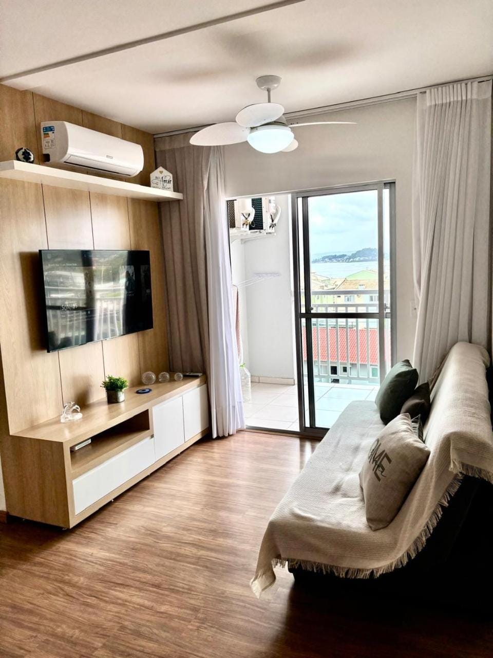 Apartamento pé na areia frente mar com vista permanente Apartment in State of Santa Catarina