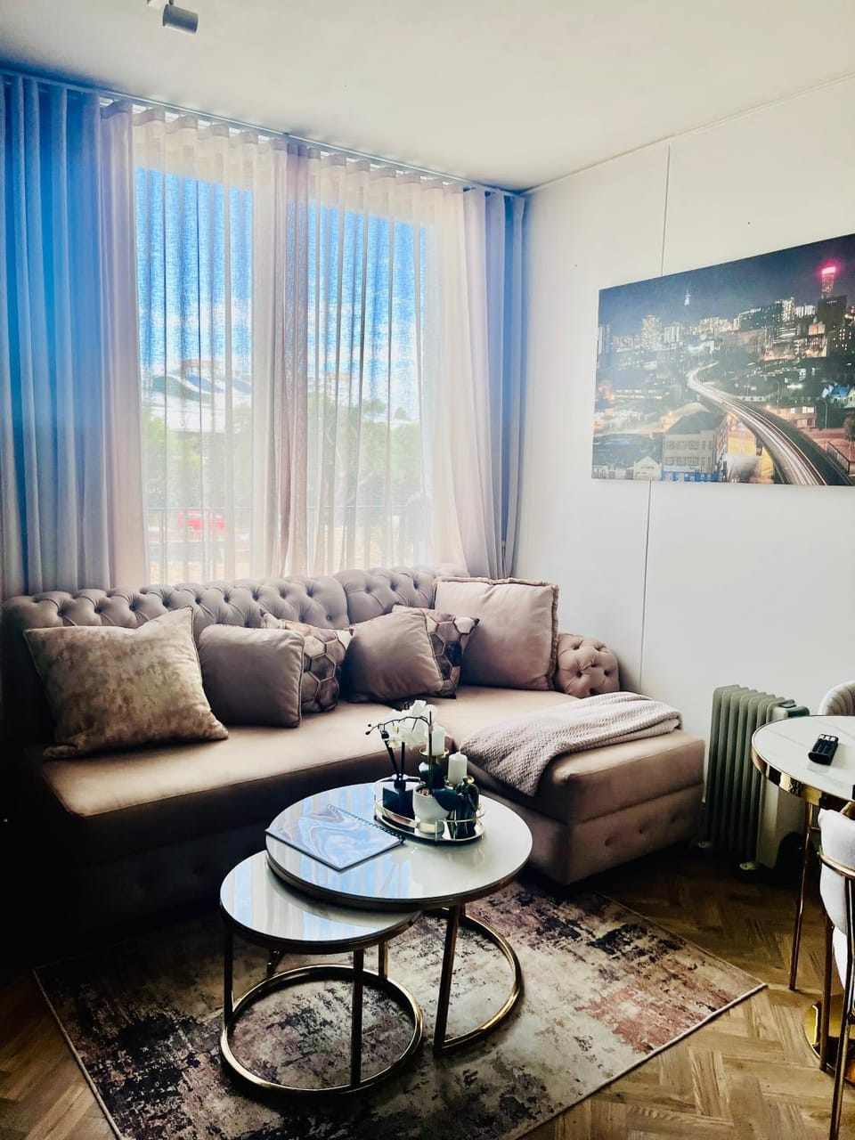Deluxe on One Apartment in Johannesburg