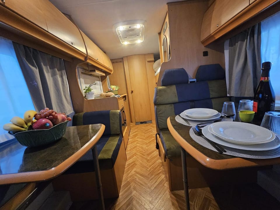 Autocaravana Campground/ 
RV Resort in Canary Islands