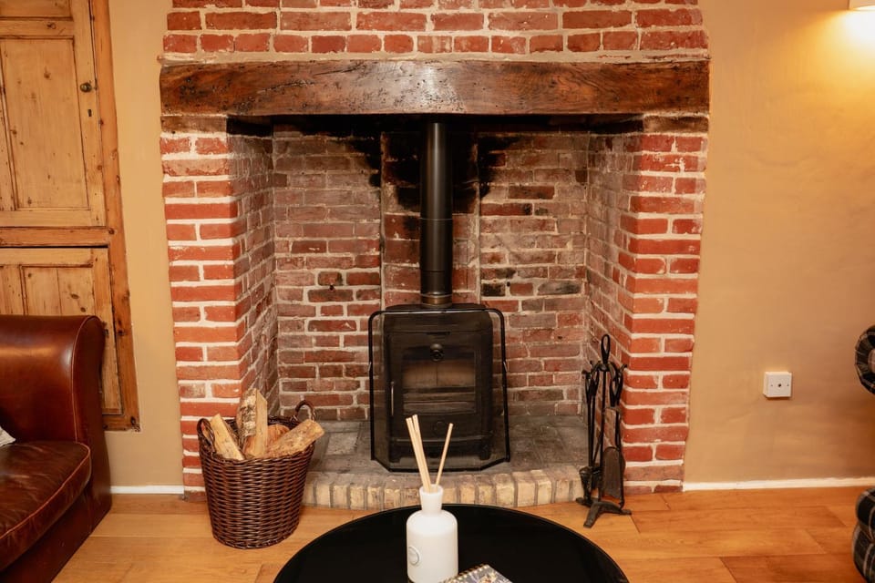 Living room, fireplace