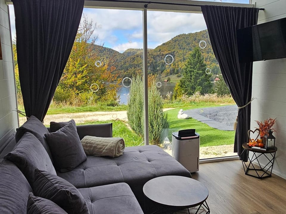 Tiny 1 Lakeforest Dedinky Wellness Villa in Slovakia