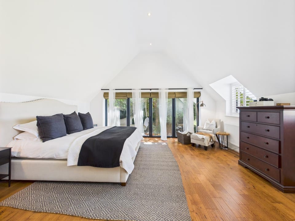 Bed, Living room, Other, Photo of the whole room, Seating area, Bedroom, towels