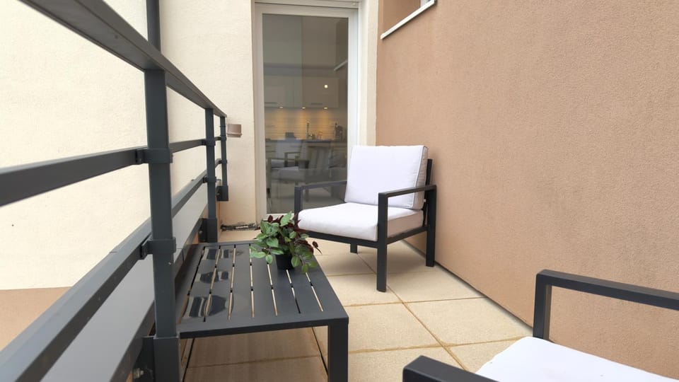 Balcony/Terrace, Balcony/Terrace