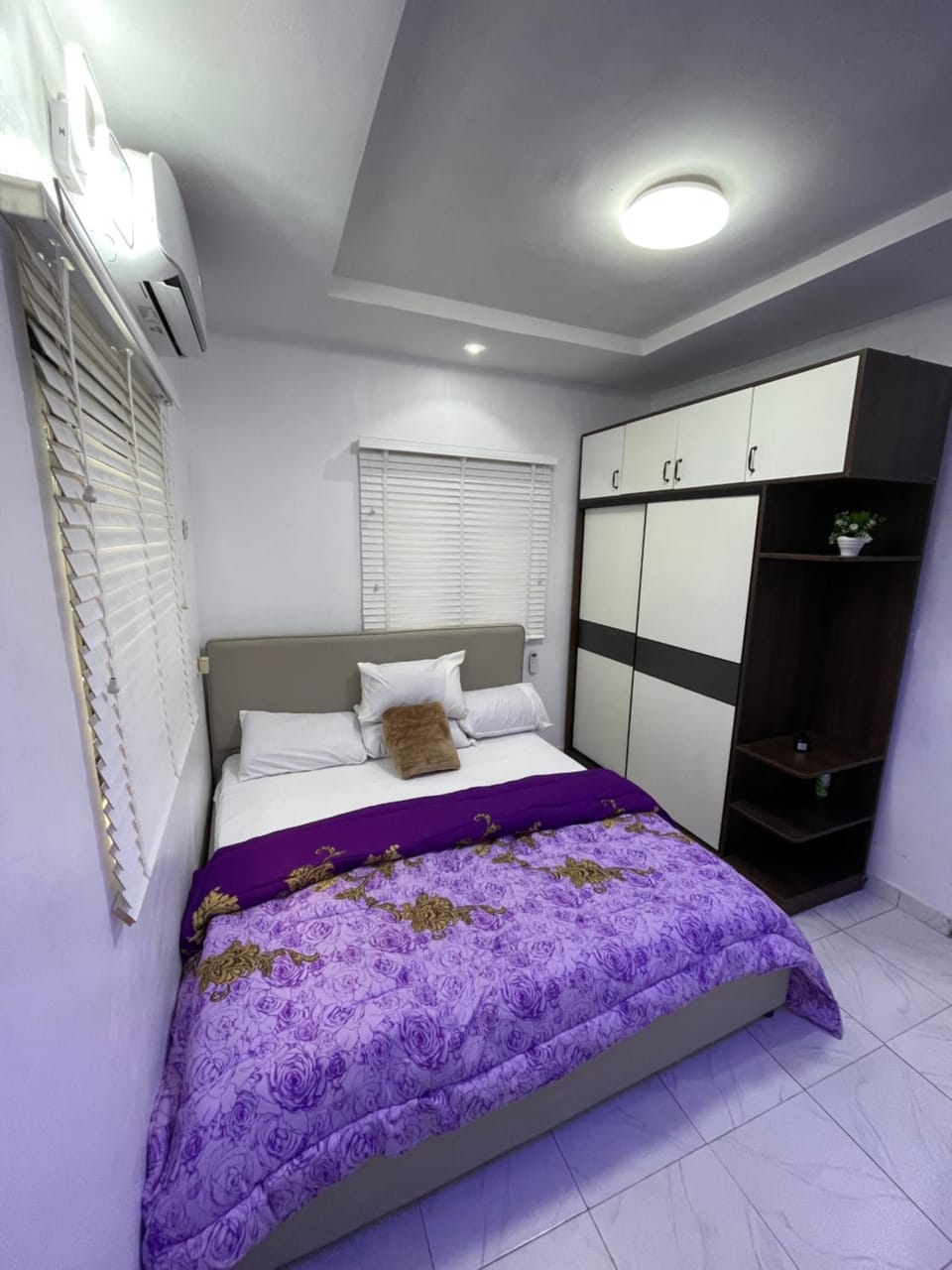 Spacious one bed self compound Apartment in Lagos