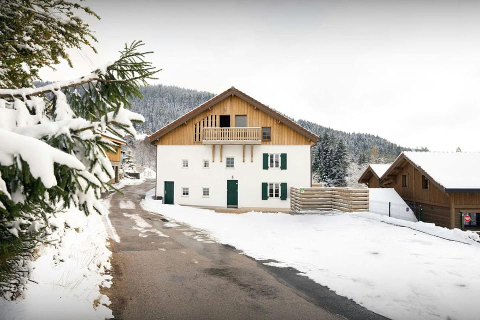 Property building, Day, Natural landscape, Winter, Mountain view