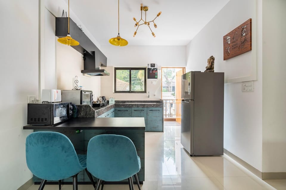 Kitchen or kitchenette, Dining area, stove, toaster