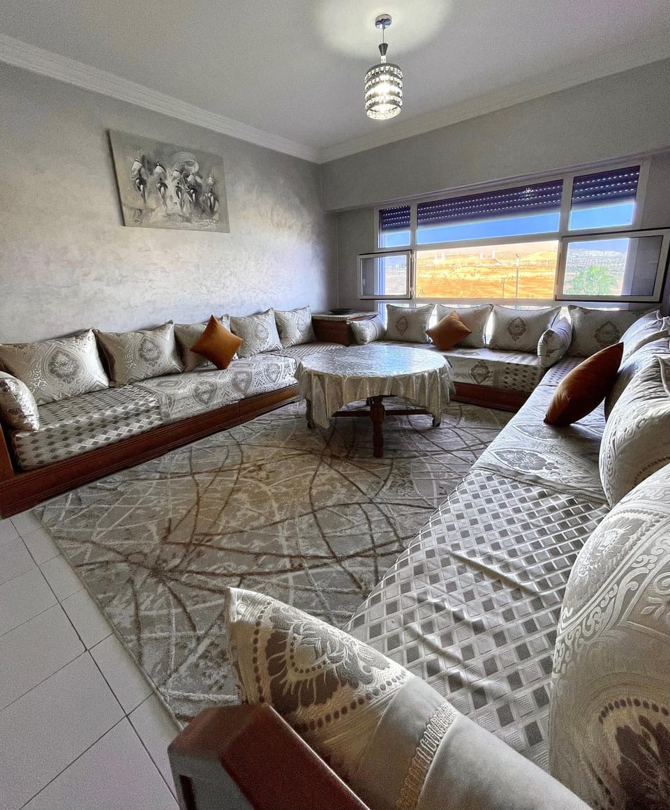 Communal lounge/ TV room, Living room, Seating area