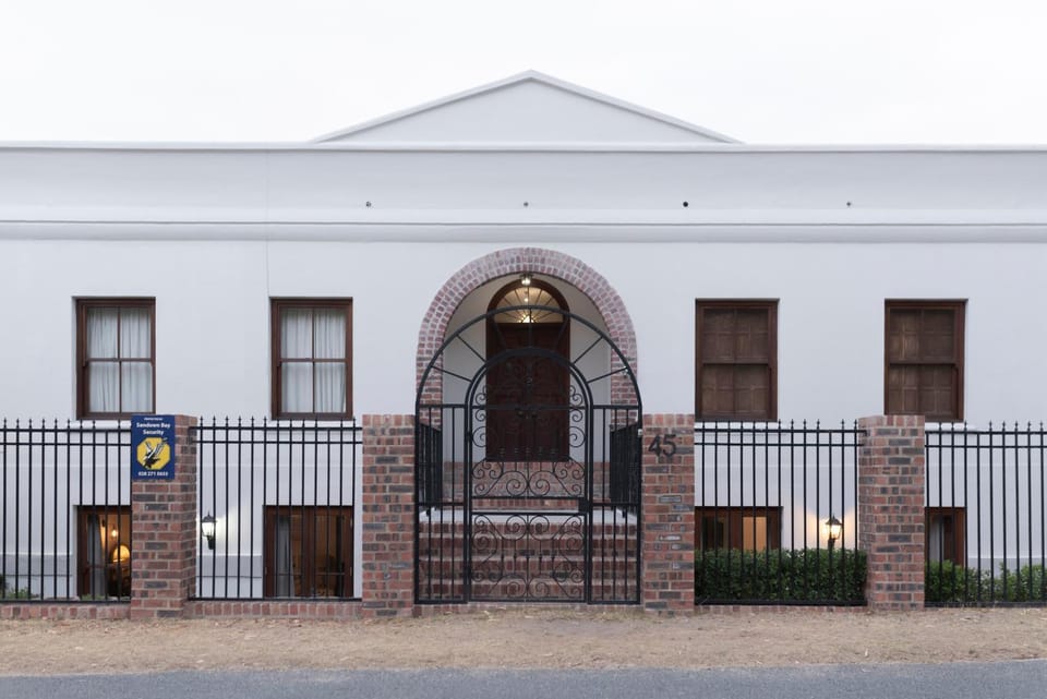 Property building, Facade/entrance