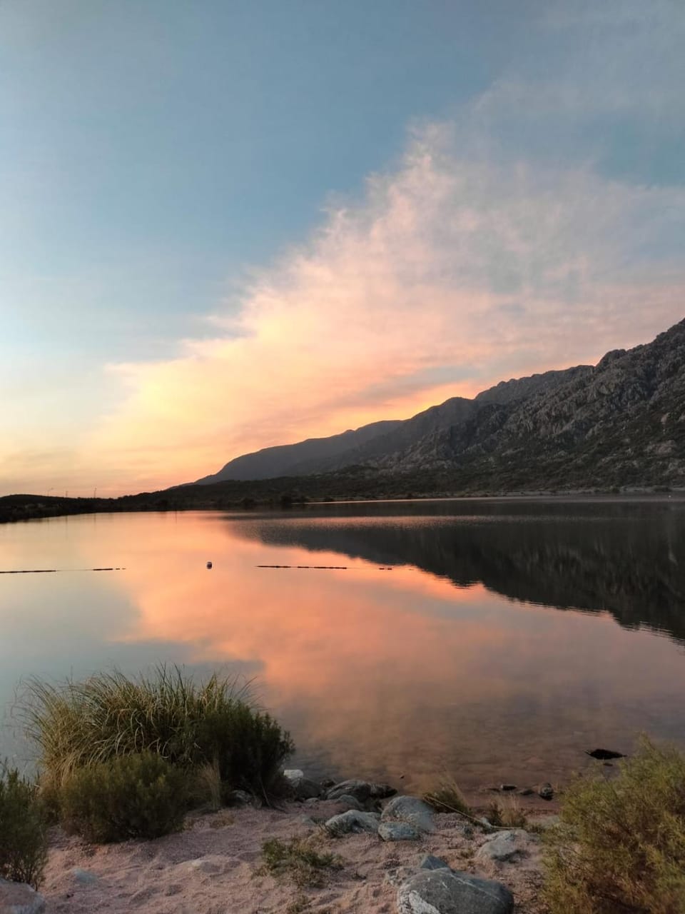 Atardeceres del dique House in San Luis Province, Argentina