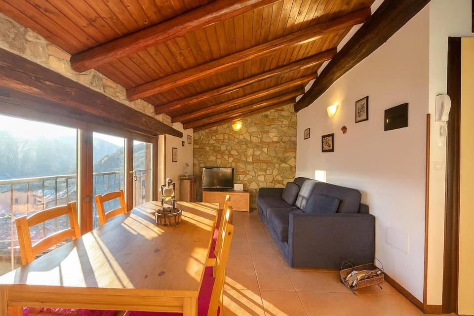 Natural landscape, View (from property/room), Living room, Seating area, Dining area