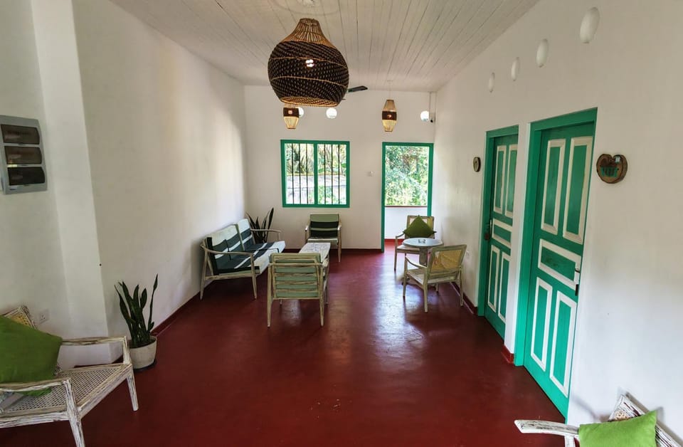 Communal lounge/ TV room, Living room, Seating area