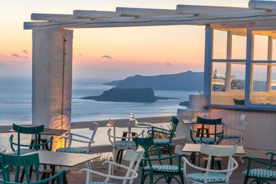 Lounge or bar, Breakfast