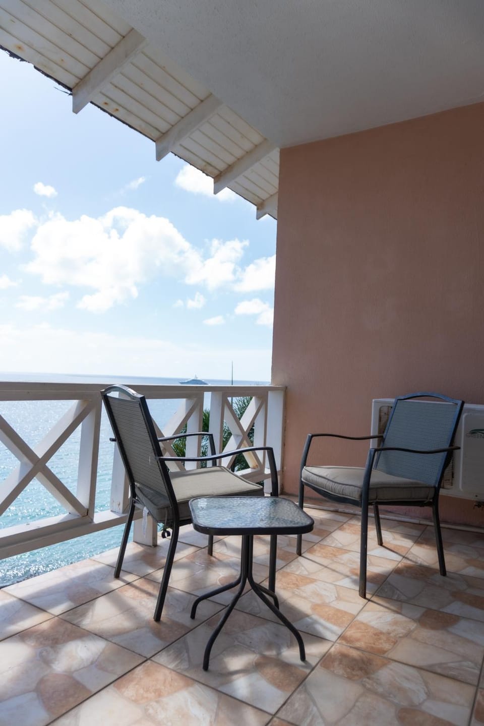 Ocean Breeze Apartment in Leeward Islands