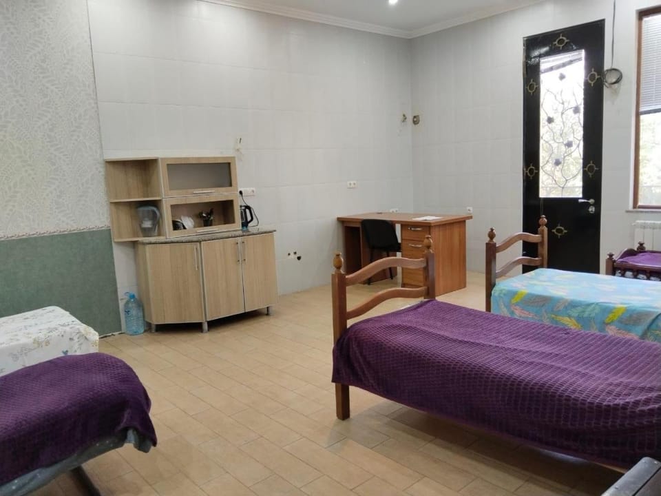 Bed, Kitchen or kitchenette, Photo of the whole room, Dining area, Bedroom