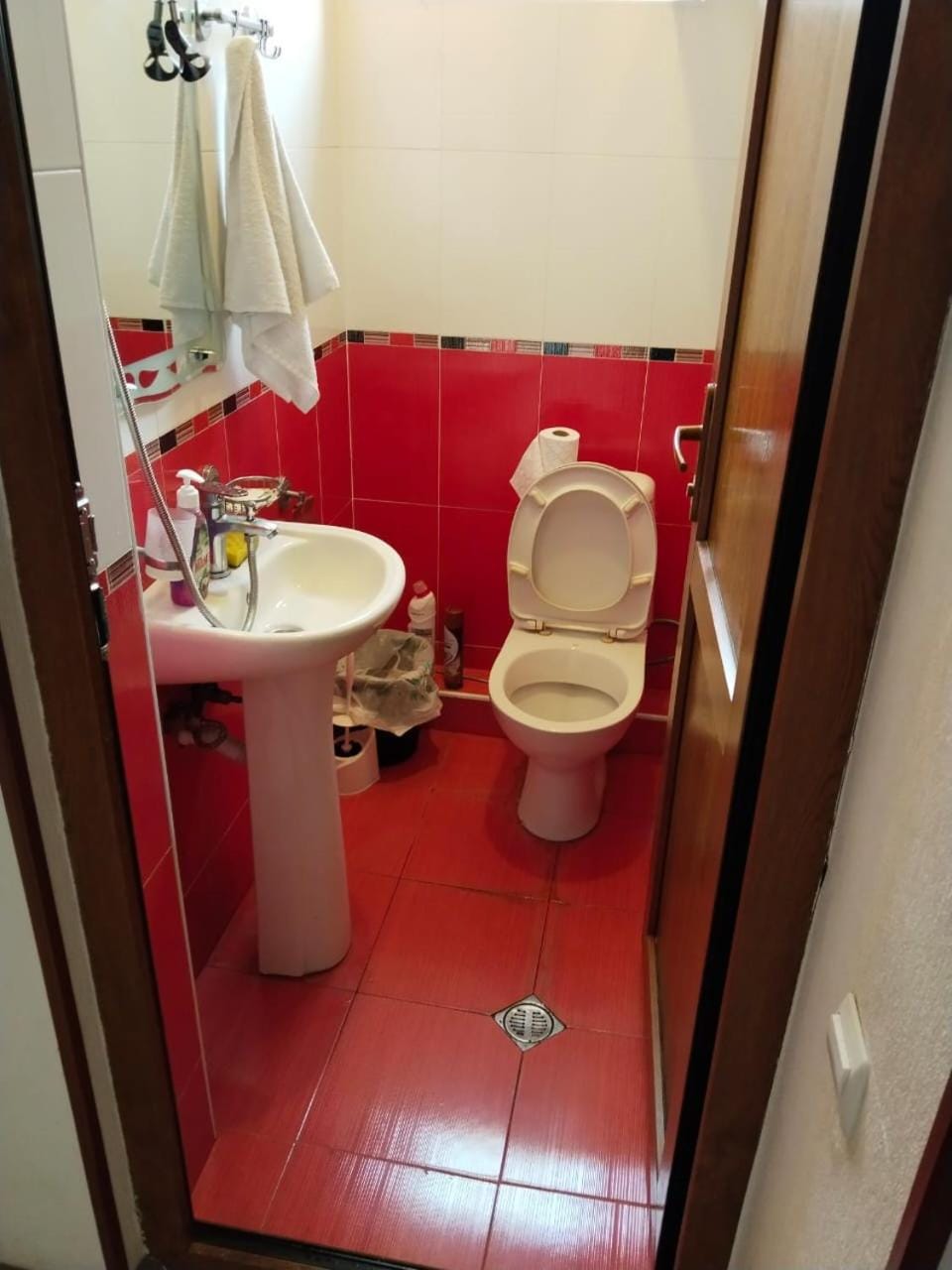 Shower, Toilet