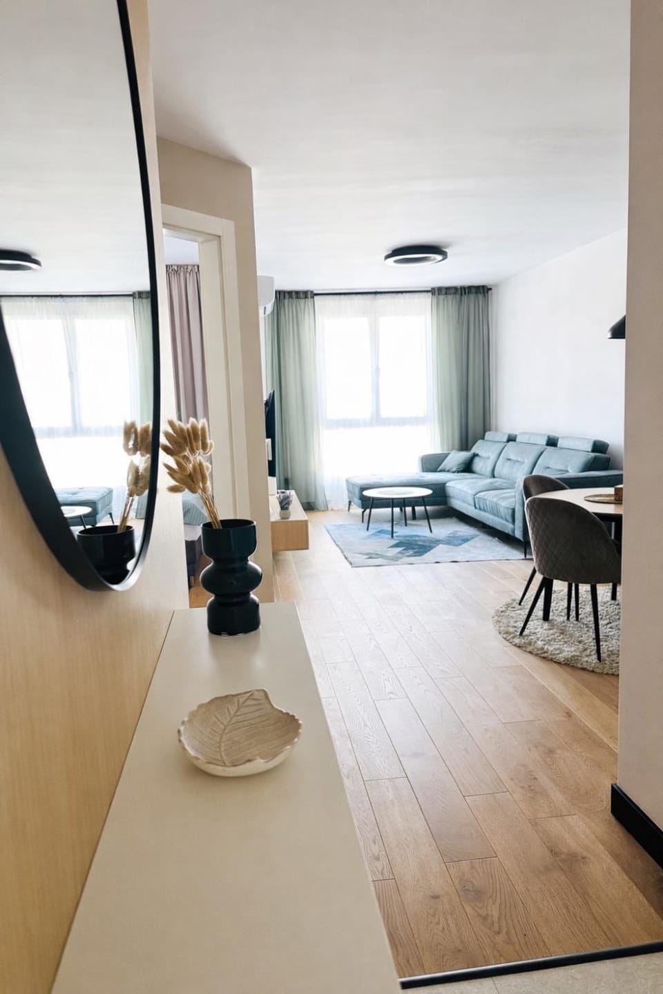 Living room, Seating area, Dining area